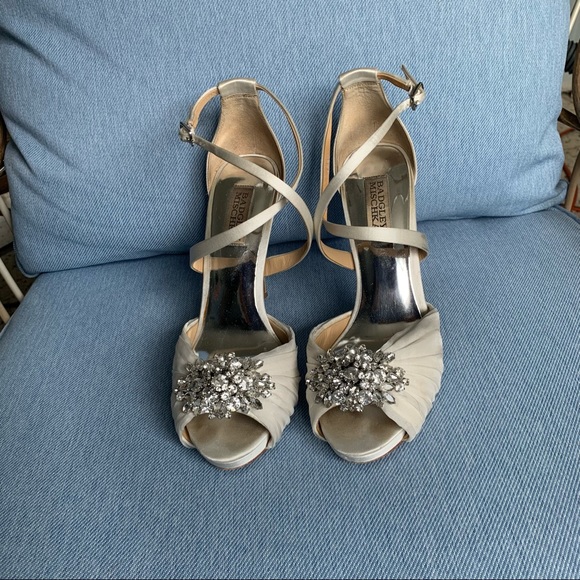 BADGLEY MISCHKA satin wedding heels - Picture 2 of 6
